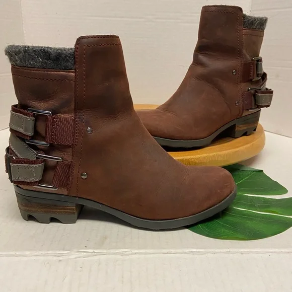 SOREL Rusty Red Leather Distressed Ankle Boots - Picture 1 of 9